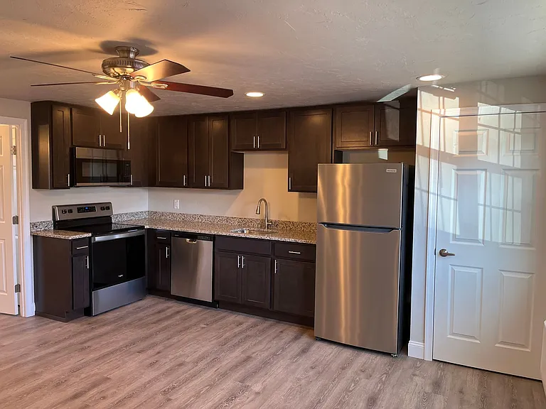 Salem Run Apartments - Phase 1 — Photo 42