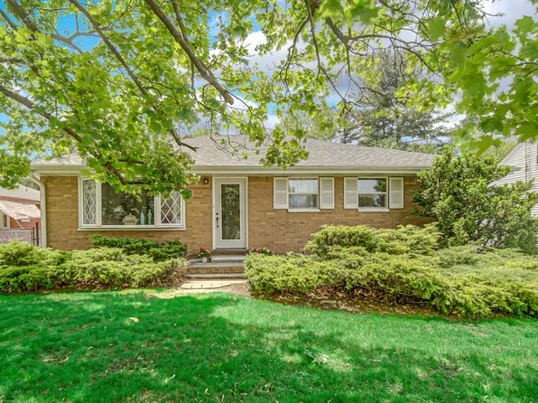 4429 17th St, Hobart, IN 46342