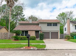 15338 McConn St, Webster, TX 77598