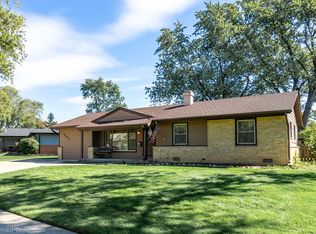 501 Verde Ln, Elk Grove Village, IL 60007