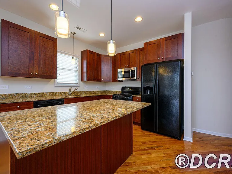 7024 N Ridge Blvd #2S — Photo 6