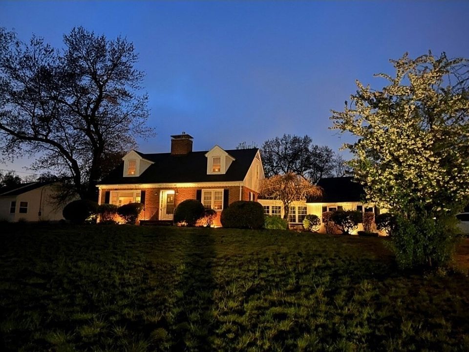 156 S Branch Pkwy, Springfield, MA 01118 Zillow