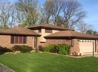 119 Poston Rd, Willow Springs, IL 60480