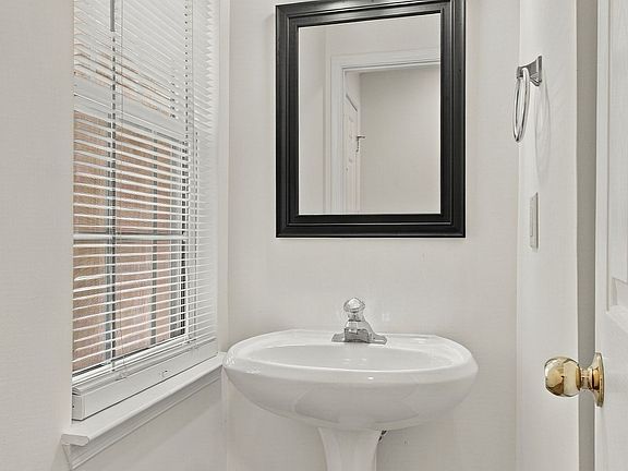 4th image of 737 Tulip Grove Rd APT 202