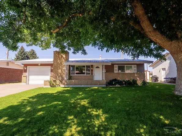825 Sykes Dr, Idaho Falls, ID 83401