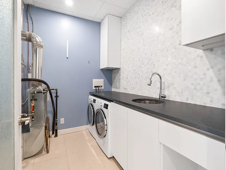260 Wellington Cres #11 — Photo 28