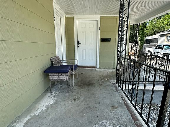 Private Exterior Entrance