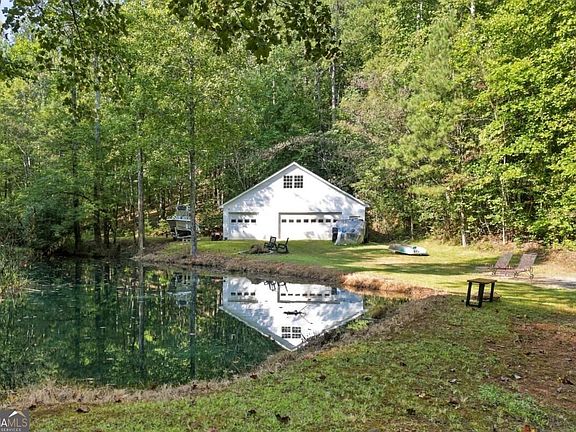 3rd image of 981 Cochran Ridge Rd