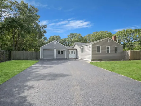 104 Brookfield Avenue, Center Moriches, NY 11934