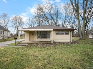 27555 Gilbert Dr, Warren, MI 48093