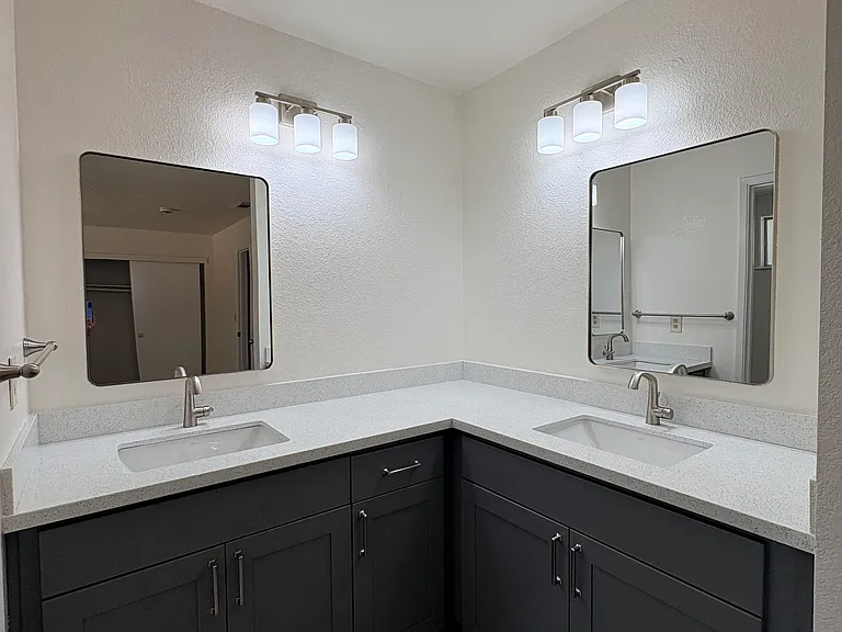 7757 Southbreeze Dr — Photo 16