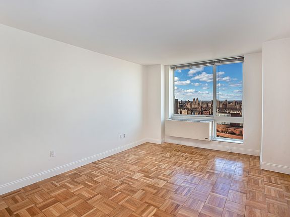 5th image of 215 E 96th St #39F