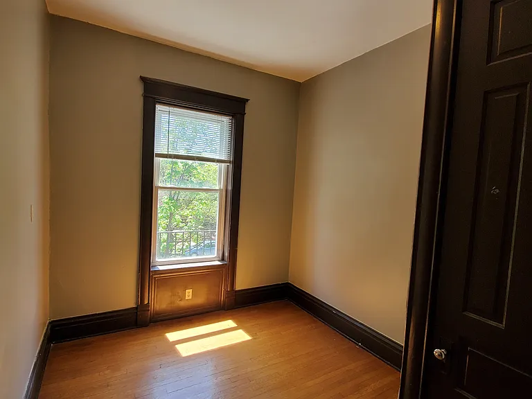2nd Extra Room or Bedroom with Closet