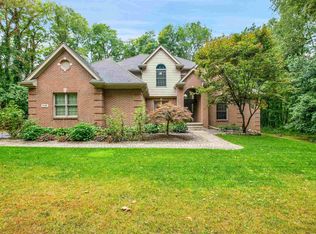 548 Uphill Rd, Milford, MI 48381