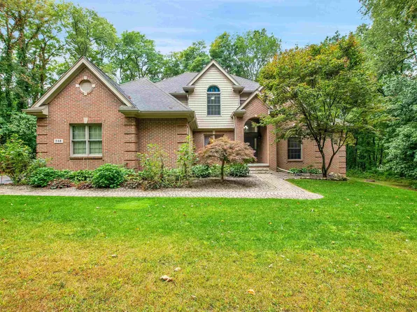 548 Uphill Rd, Milford, MI 48381