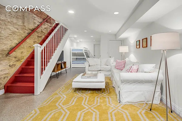 Rented by Compass | media 26