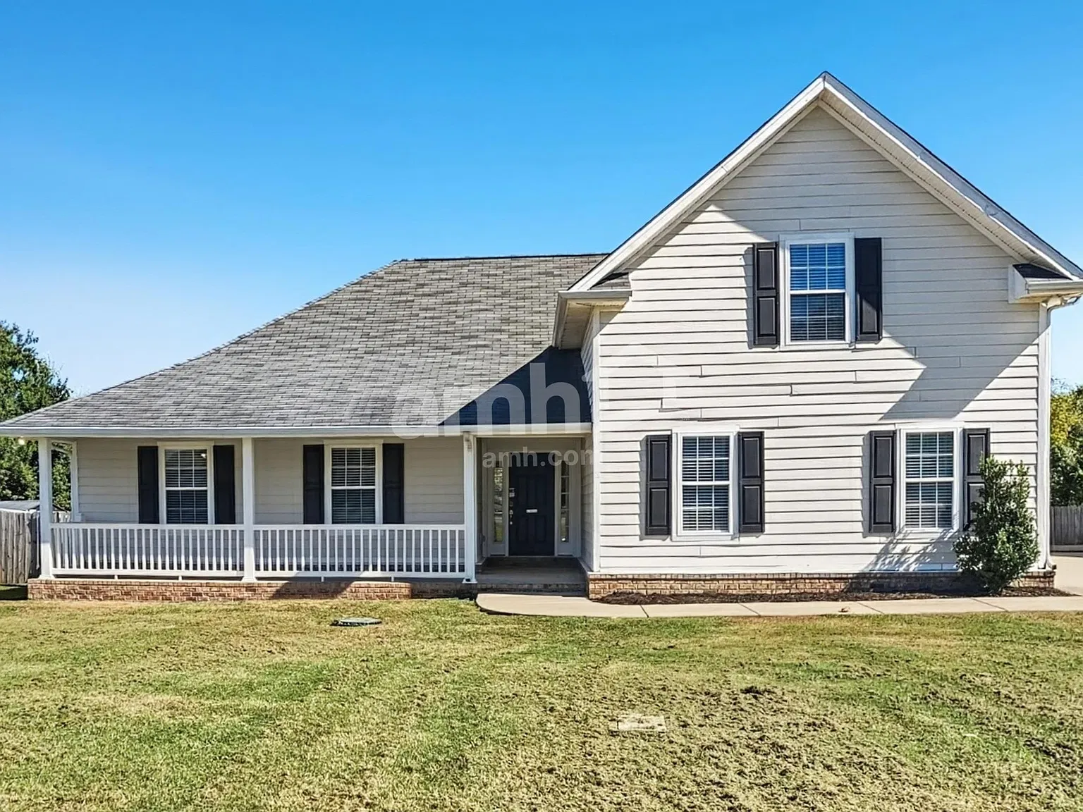3 bed, 2.0 bath, 1730 sqft, $2,390 — Photo 1