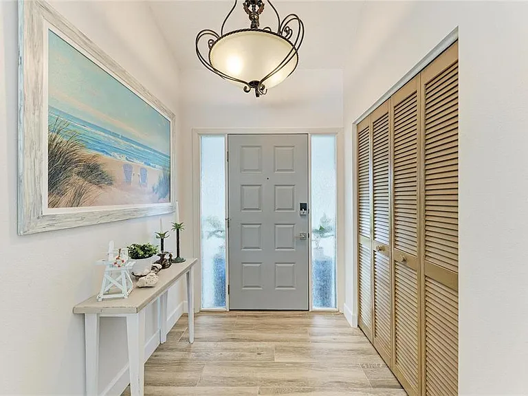 405 Bayside Ln — Photo 6