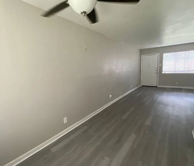 1729 Cox St — Photo 522