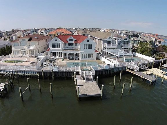 3rd image of 273 Bayshore Dr