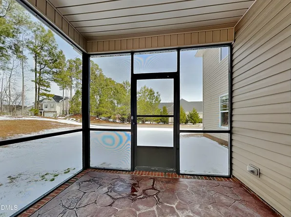 161 Summit Overlook Dr, Clayton, NC 27527