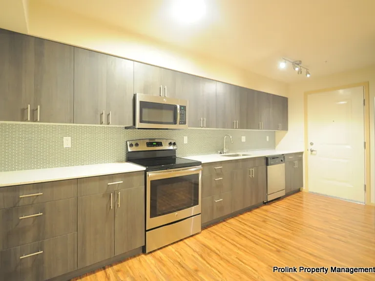 Glendale Apartments — Photo 30
