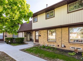 210 Glamis Rd #13, Cambridge, ON N1R6L3