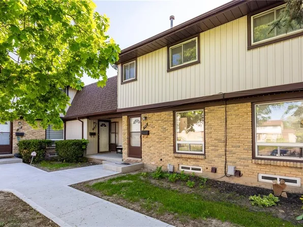 210 Glamis Rd #13, Cambridge, ON N1R 6L3