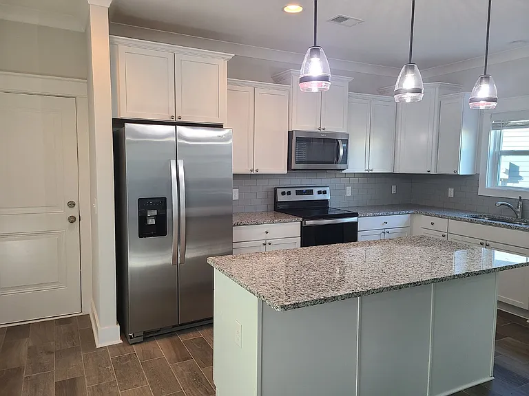 37 Mangrove St — Photo 3