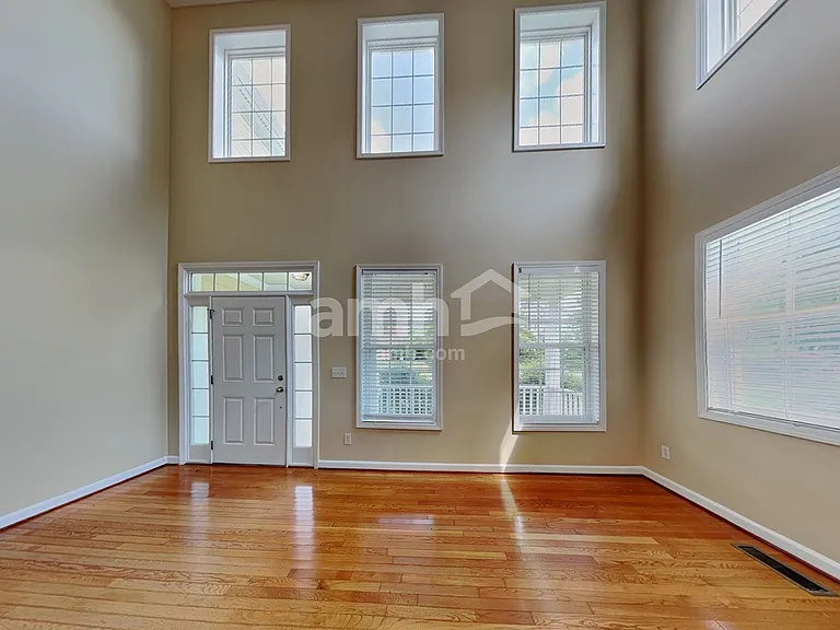 9413 Philbeck Ln — Photo 6