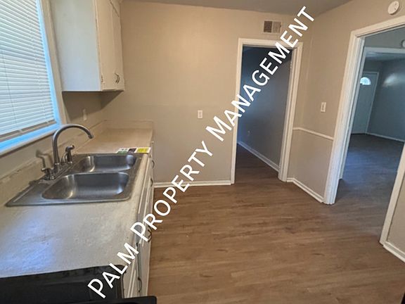 5th image of 1901 E 57th St