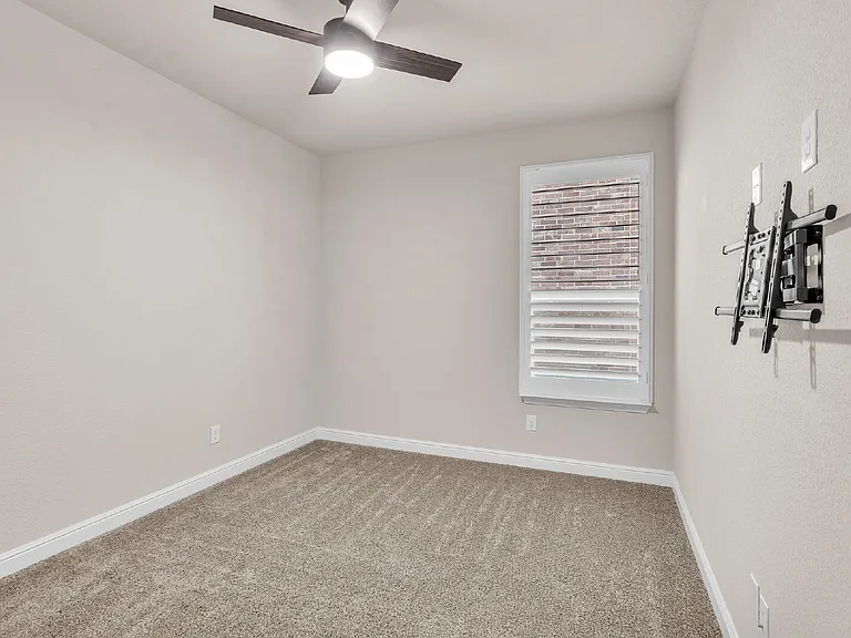 2336 Shorthorn Dr — Photo 12
