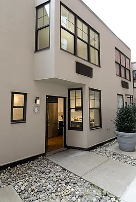 Rented by Triumph Property Group | media 11