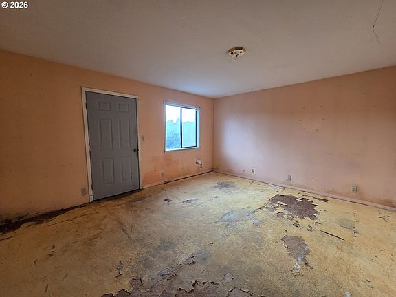 4th image of 115 N 12th St