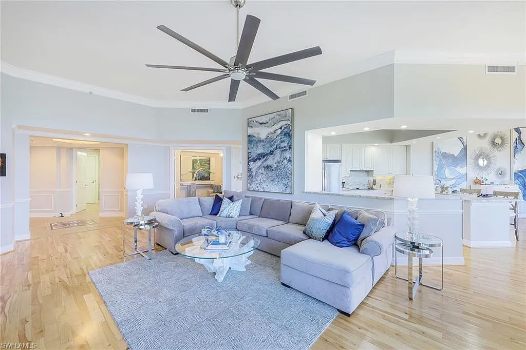 2 bed, 2.5 bath, 2349 sqft, $10,000 — Photo 4