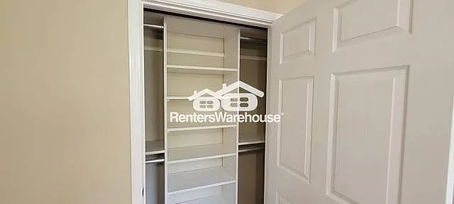 4745 King Saul Dr — Photo 10