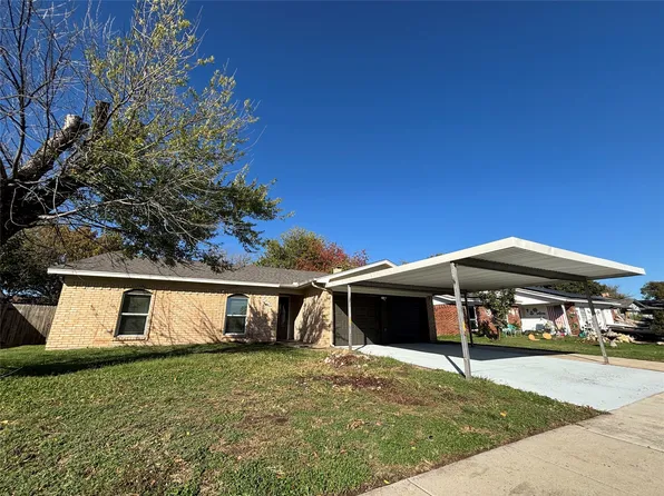 536 Normandy Ln, Saginaw, TX 76179