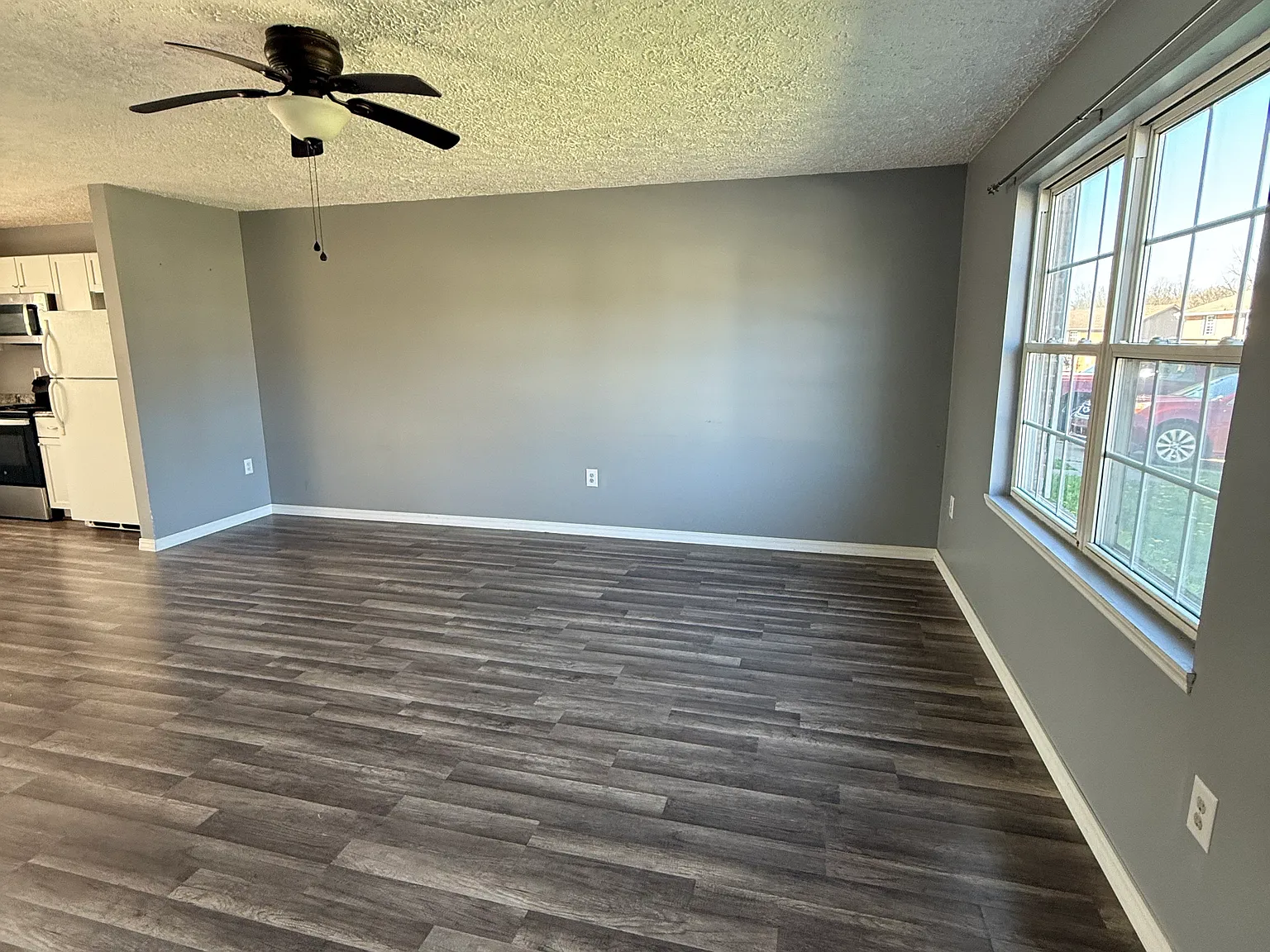 2 bed, 990 sqft, $1,200 — Photo 2