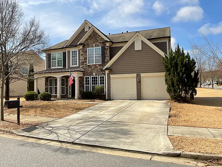 906 Idlewood Dr — Photo 2