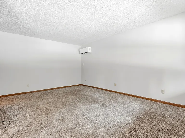 1462 E Kammerer Rd — Photo 7