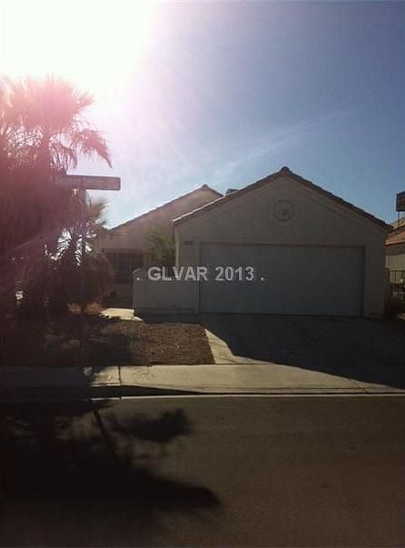 2nd image of 1516 Sapphire Springs Cir