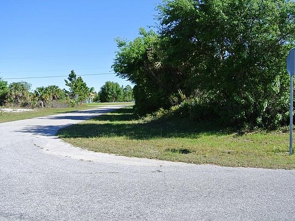 5th image of 22354 Cheryl Ave