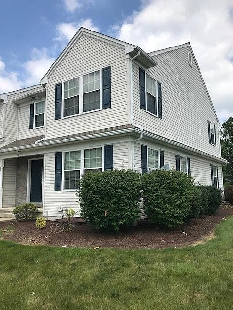 2nd image of 40 Bradford Dr