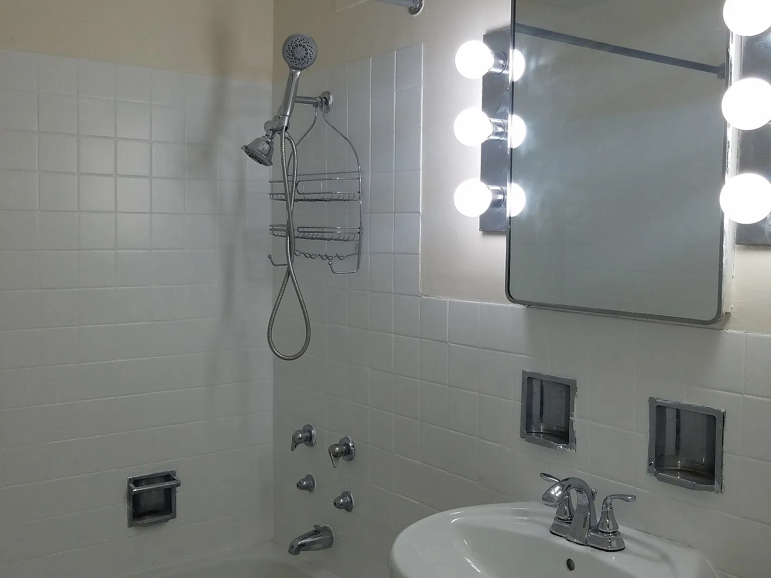 6118 N Sheridan Rd — Photo 4