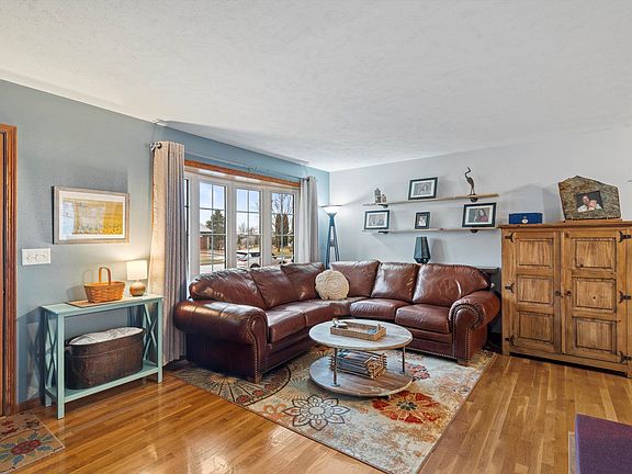 5th image of 3313 Glenbarr Dr