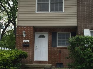 1501 Lincolnshire Dr, Champaign, IL 61821