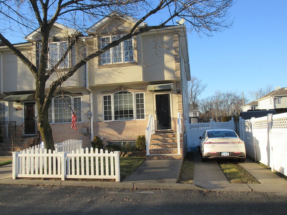 1st image of 11 Crabtree Ave