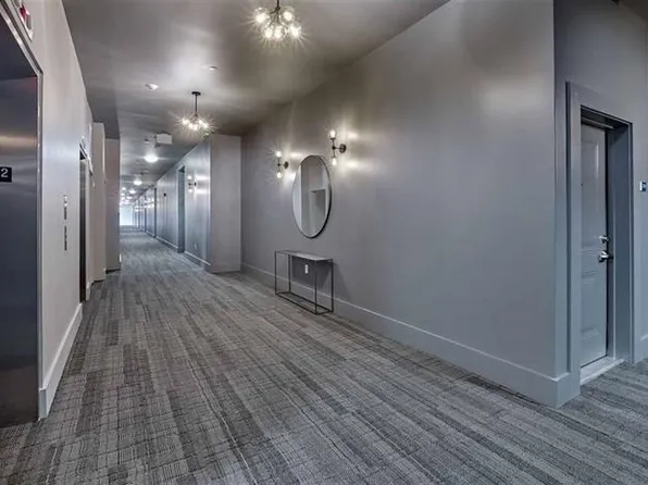 250 Avenue East image 9 of 17