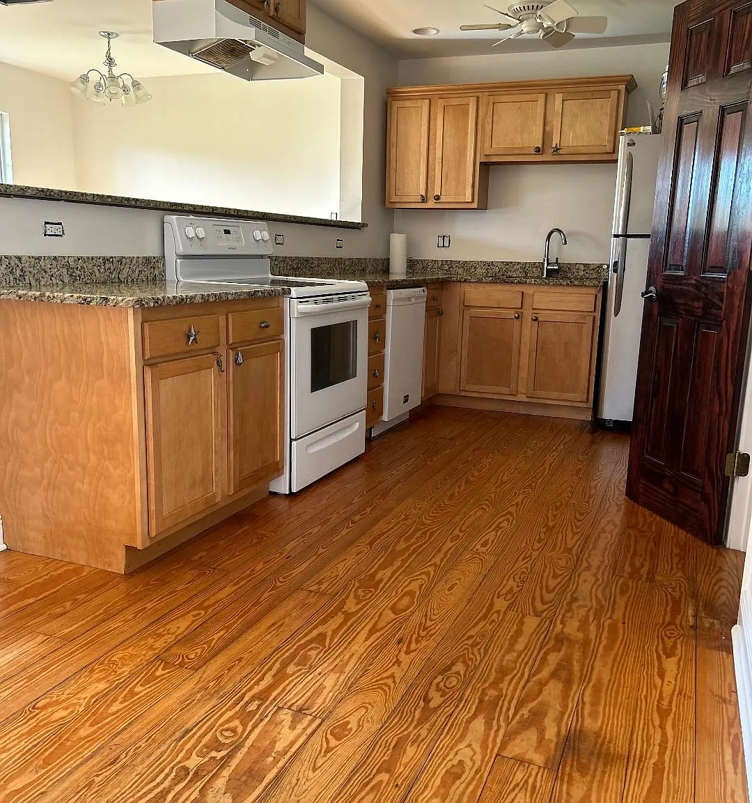 2 bed, 1.5 bath, 1100 sqft, $1,275 — Photo 1