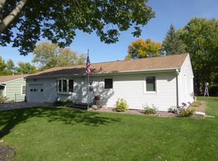 891 Winnie Ave, Windom, MN 56101